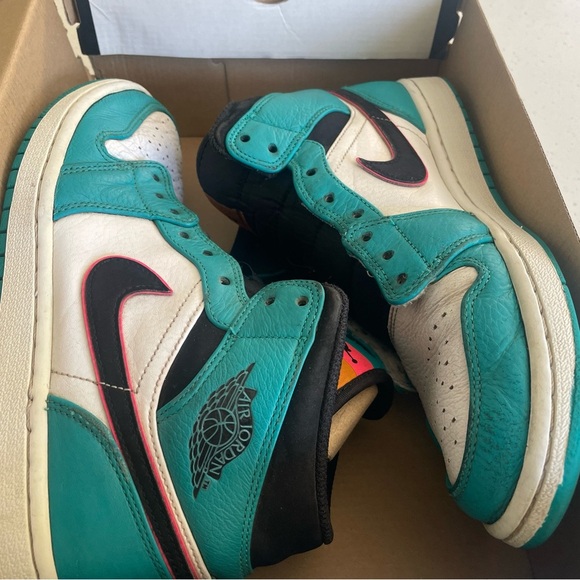 Nike Air Jordan 1 Sneakers South Beach - Picture 1 of 10